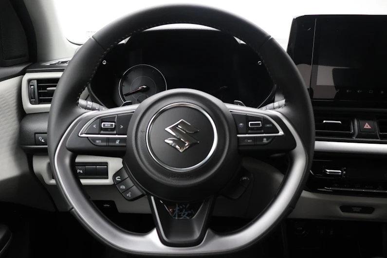 Fahrzeugbild SUZUKI SWIFT