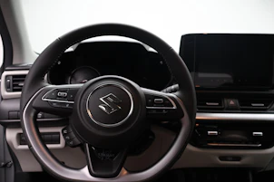 Fahrzeugbild SUZUKI Swift 1.2 Sakura Top Hybrid 4x4