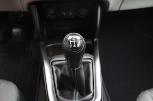 Fahrzeugbild SUZUKI Swift 1.2 Sakura Top Hybrid 4x4