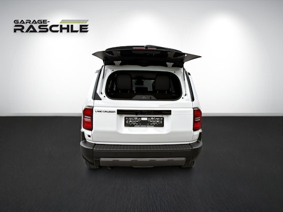 Vehicle image 10 Vehicle image 10