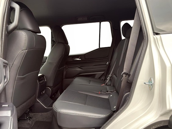 Vehicle image 9 Vehicle image 9