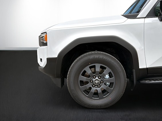 Vehicle image 3 Vehicle image 3