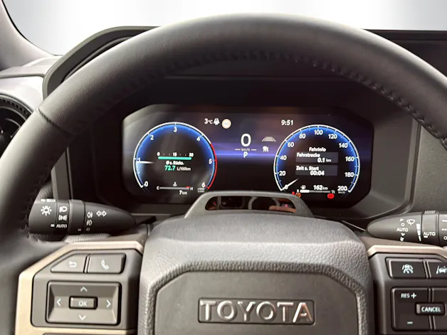 Toyota Land Cruiser 2.8 D 48V Style