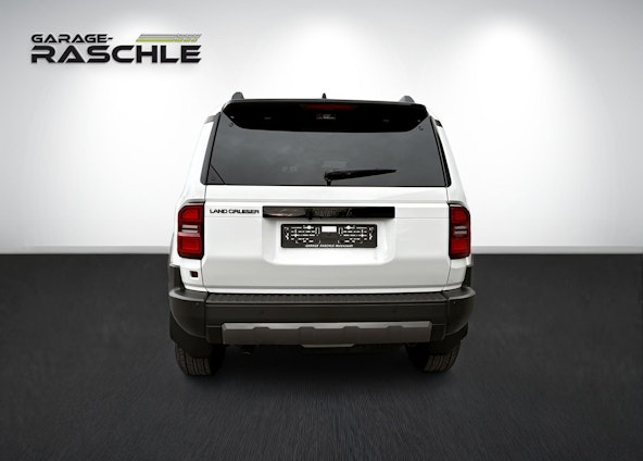 Vehicle image 5 Vehicle image 5