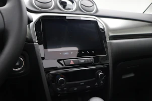 Fahrzeugbild SUZUKI Vitara 1.4 T Sakura Top Hybrid 4x4