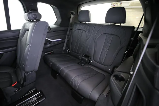 BMW X7 M50i