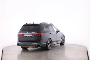 BMW X7 M50i