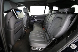 Vehicle image BMW X7 M50i