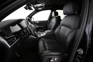 BMW X7 M50i