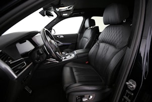 Vehicle image BMW X7 M50i