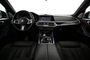 BMW X7 M50i