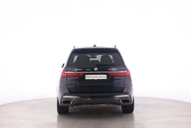 BMW X7 M50i