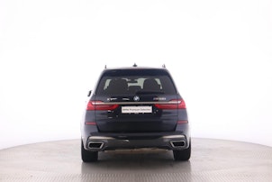 Vehicle image BMW X7 M50i