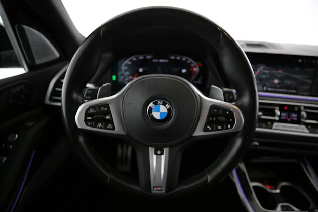 BMW X7 M50i