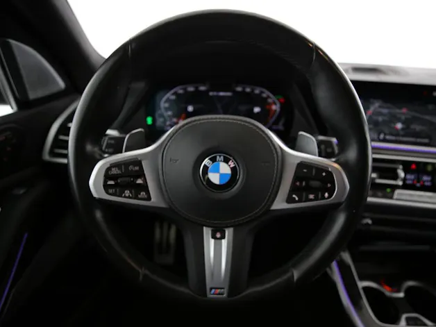 BMW X7 M50i