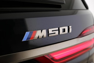 Vehicle image BMW X7 M50i