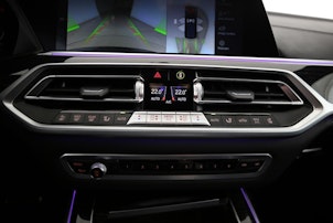 Vehicle image BMW X7 M50i