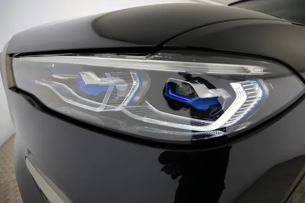 BMW X7 M50i