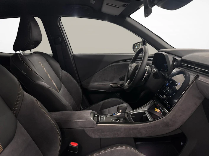 Fahrzeugbild LEXUS LBX