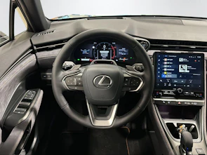 Fahrzeugbild LEXUS LBX 1.5 Hybrid Cool AWD