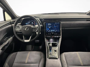 Fahrzeugbild LEXUS LBX 1.5 Hybrid Cool AWD