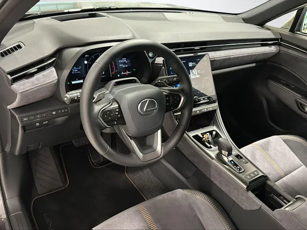 Lexus LBX 1.5 Hybrid Cool AWD