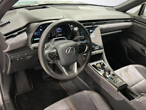 https://vehicle.imgix.net/4185066/cd38704e-e7d4-444d-b655-d69326daeb41.jpg