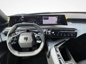 Fahrzeugbild PEUGEOT 5008 1.2 Hybrid Allure Premium