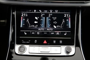 Fahrzeugbild AUDI Q8 3.0 55 TFSI e quattro T-Tronic