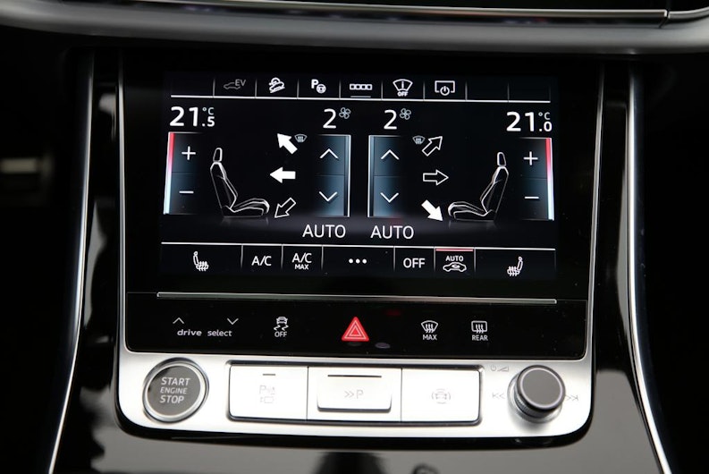 Fahrzeugbild AUDI Q8