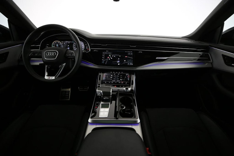 Fahrzeugbild AUDI Q8