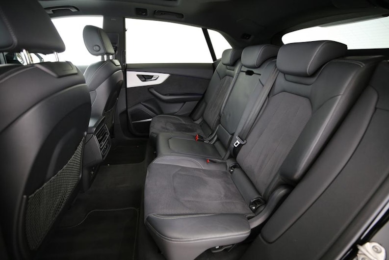 Fahrzeugbild AUDI Q8