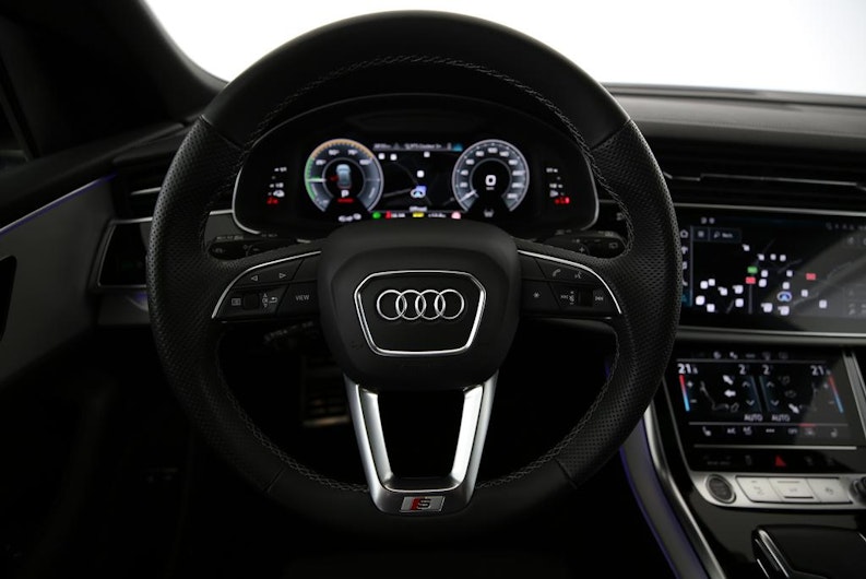 Fahrzeugbild AUDI Q8