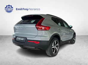 Fahrzeugbild VOLVO XC40 2.0 B3 MH Plus Dark