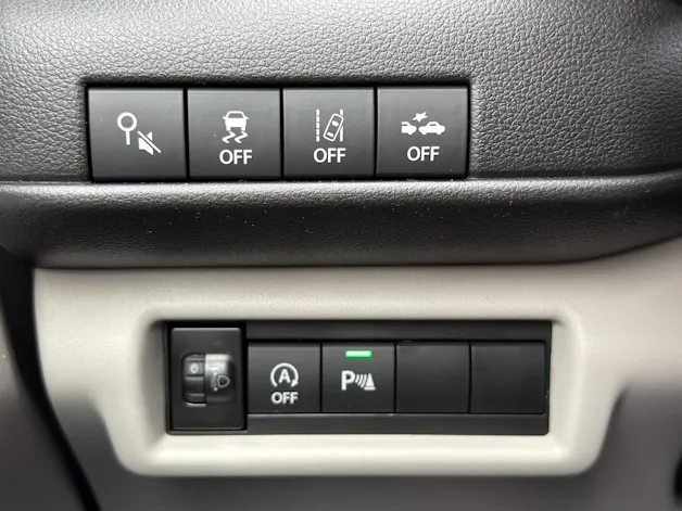 Suzuki Swift 1.2 Sakura Hybrid