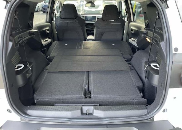 Vehicle image 14 Vehicle image 14