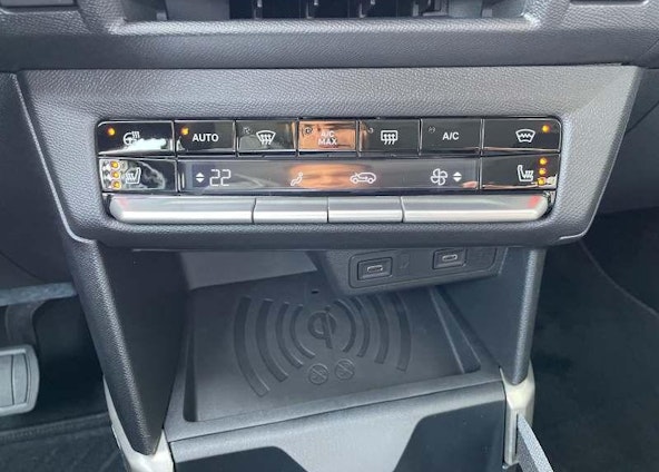 Vehicle image 8 Vehicle image 8