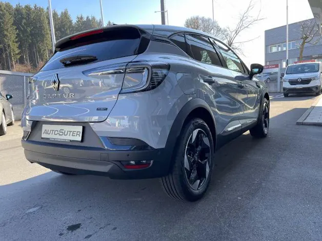 Renault Captur 1.8 E-Tech techno