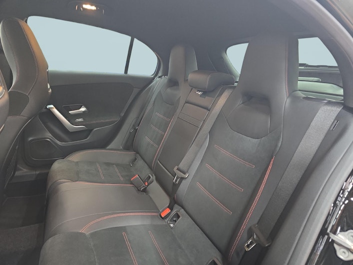 Vehicle image MERCEDES-BENZ A 180