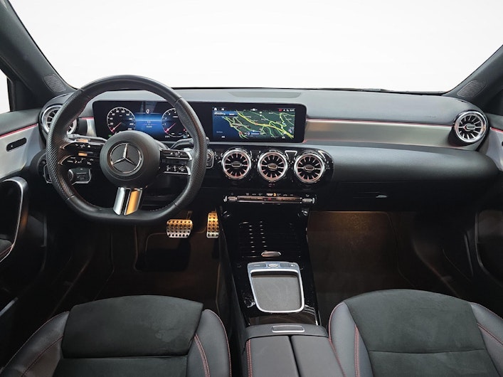 Vehicle image MERCEDES-BENZ A 180