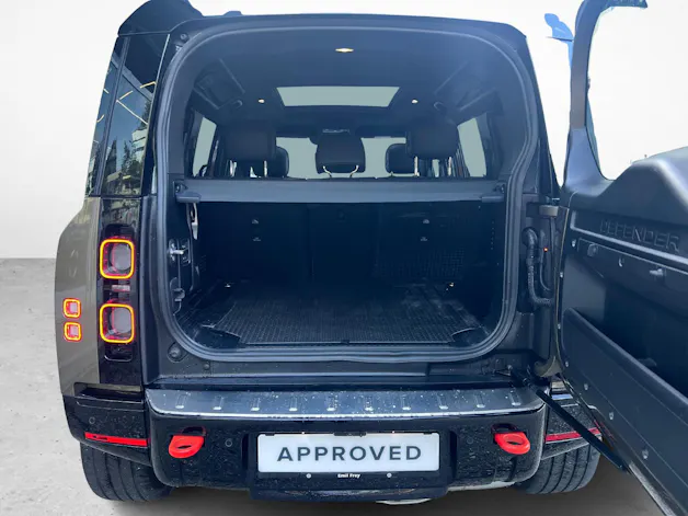 Land Rover Defender 110 3.0 D I6 300 X