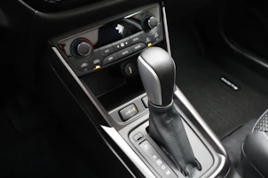 Fahrzeugbild SUZUKI S-Cross 1.4 T Sakura Top Hybrid 4x4