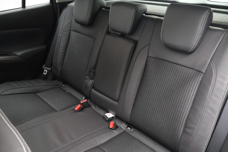 Fahrzeugbild SUZUKI S-CROSS