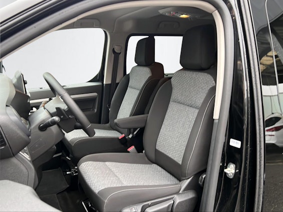 Vehicle image 14 Vehicle image 14