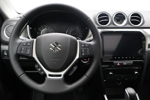 Fahrzeugbild SUZUKI Vitara 1.4 T Sakura Top Hybrid 4x4