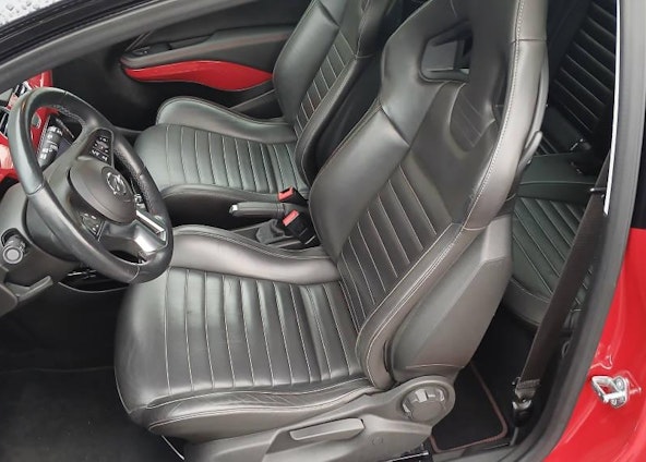 Vehicle image 17 Vehicle image 17