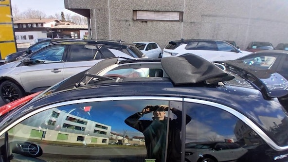 Vehicle image 6 Vehicle image 6