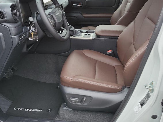 Vehicle image 12 Vehicle image 12