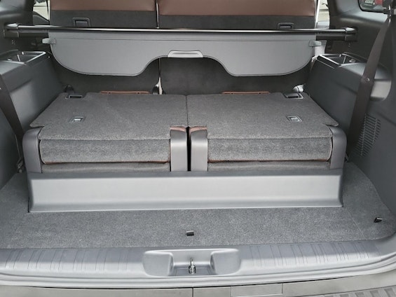 Vehicle image 18 Vehicle image 18