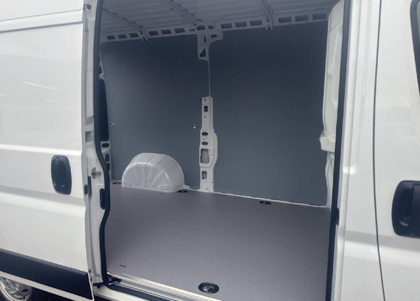 Vehicle image 10 Vehicle image 10